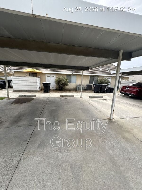Building Photo - 2633 S Maselli St