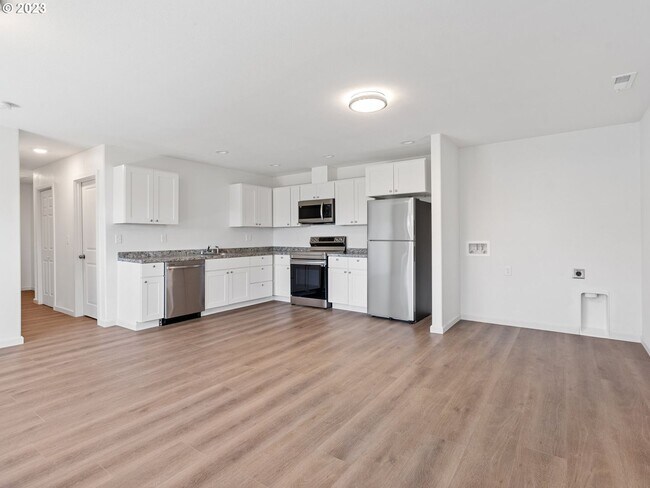 Building Photo - 600 N Earl Ct