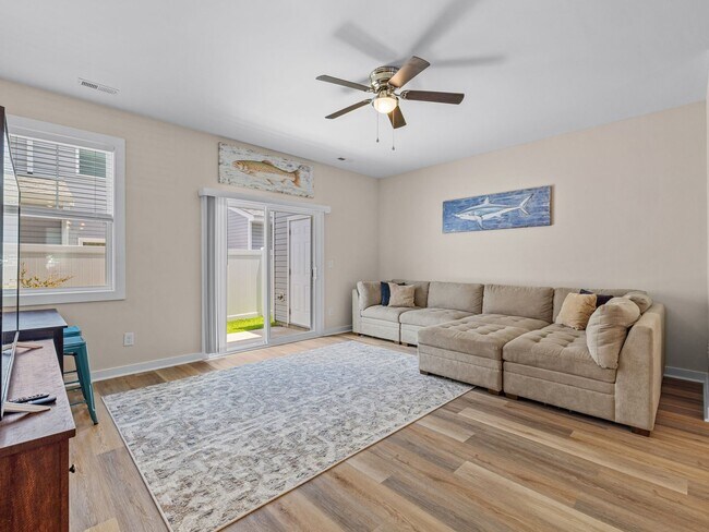 Building Photo - Townhome in Sneads Ferry