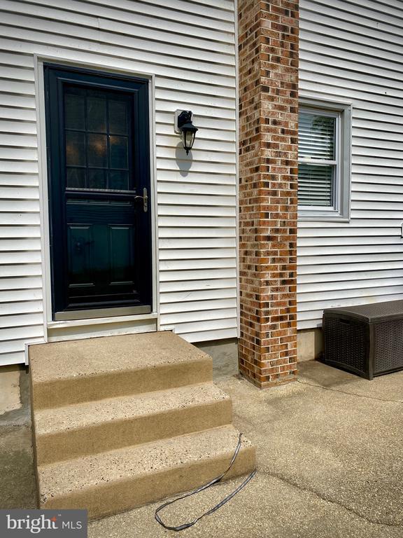 Building Photo - 99 Ivy Ave