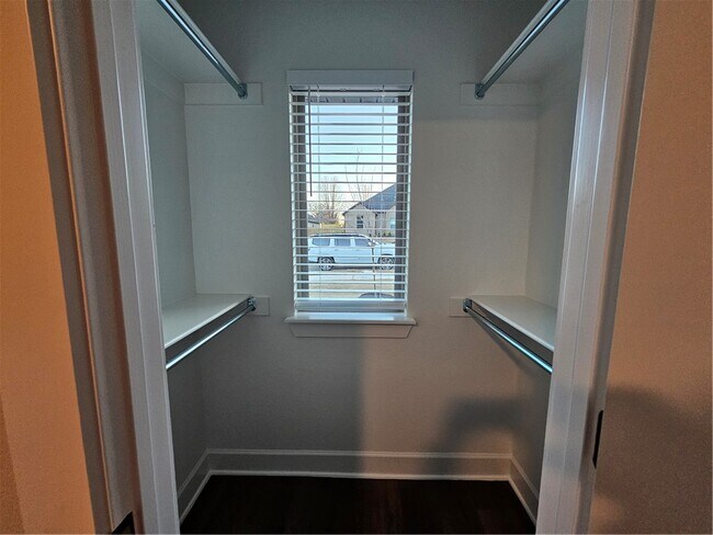 Building Photo - 1450 Sessile Oak Wy