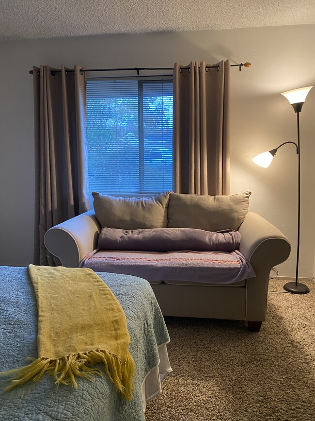 Building Photo - 10 Grey Way