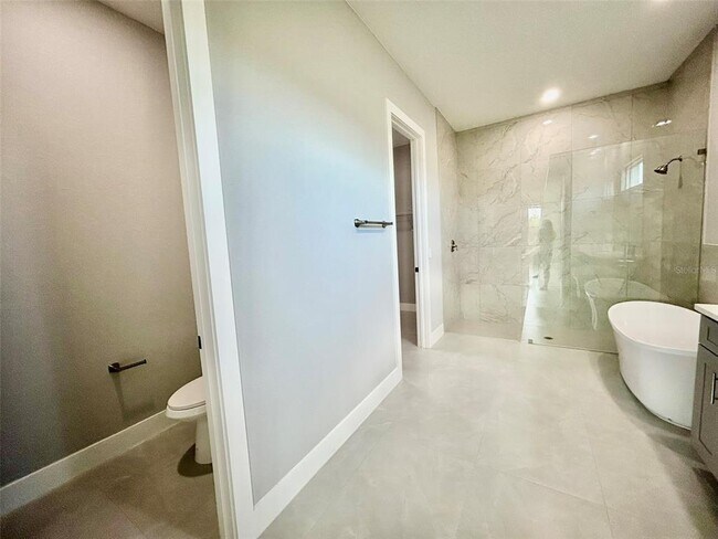 Building Photo - 15109 Aquarius Cir