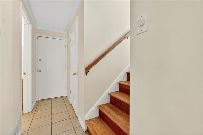 Building Photo - Step inside to experience the charm!