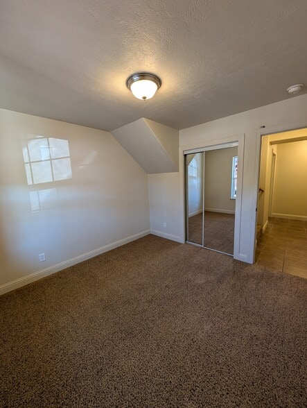 Building Photo - 286 La Valle Strada