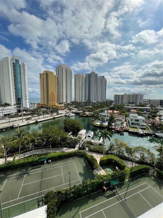 Building Photo - 16400 Collins Ave