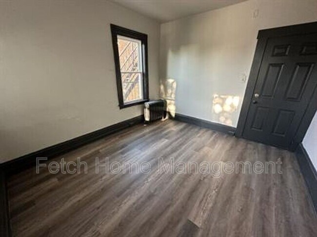 Building Photo - 25 S Ann St