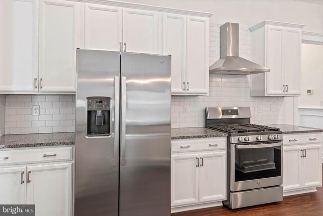 Building Photo - 22395 Arbor Cir