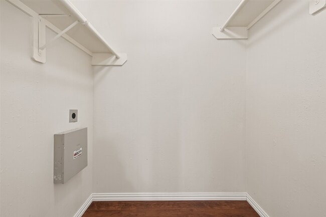 Building Photo - 19106 Mission Manor Ln