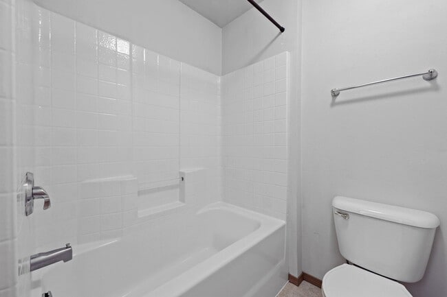 Building Photo - Move in ready! 3 bedroom rambler - Great l...