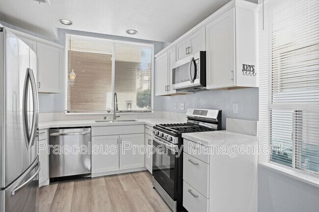 Building Photo - 1389 Serena Cir