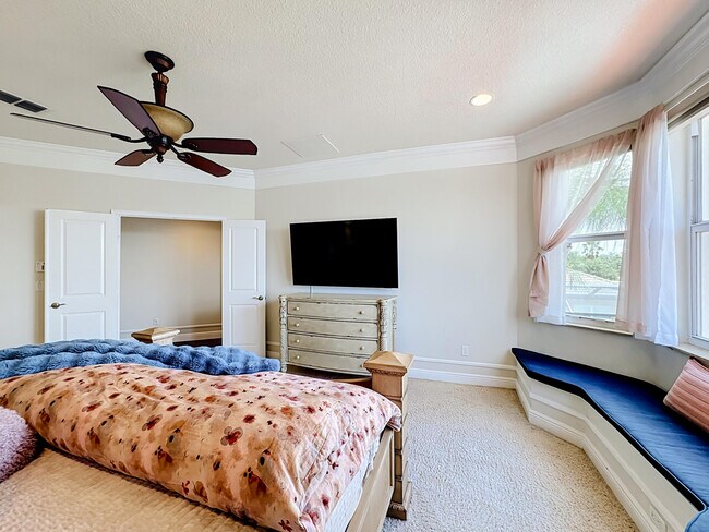 Building Photo - 11251 SW Springtree Terrace