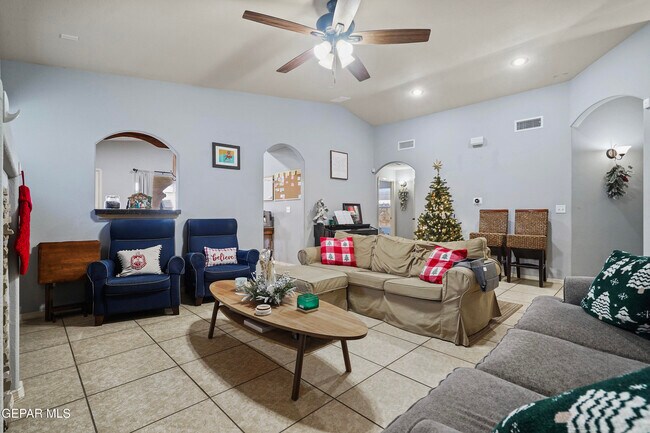 Building Photo - 14351 Spanish Point Dr