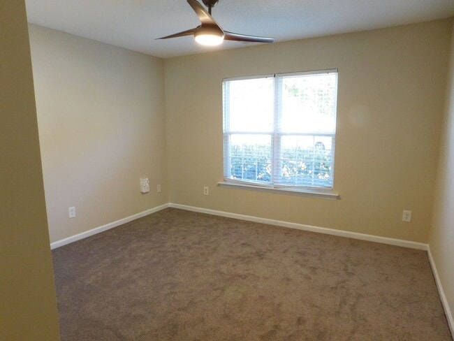 Building Photo - 205 Sellhorn Blvd