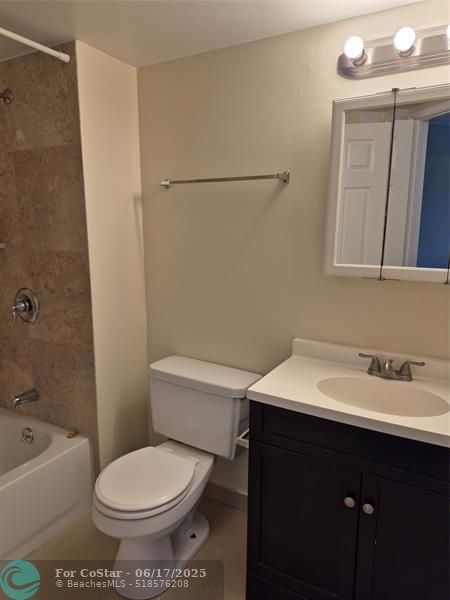 Building Photo - 2823 N Course Dr