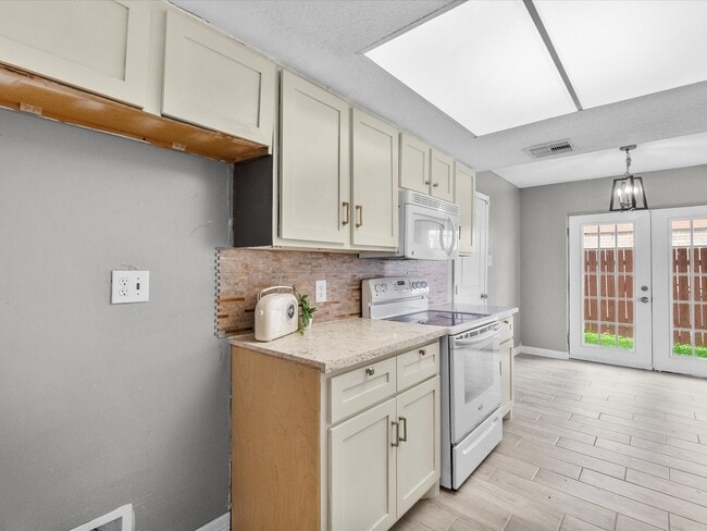 Building Photo - 11731 Flushing Meadows Dr