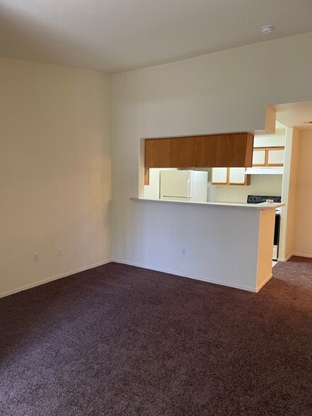 Building Photo - 3440 Lindell Rd