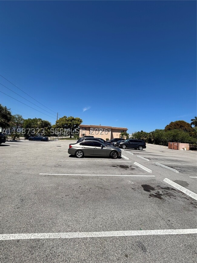 Building Photo - 550 SW 2nd St