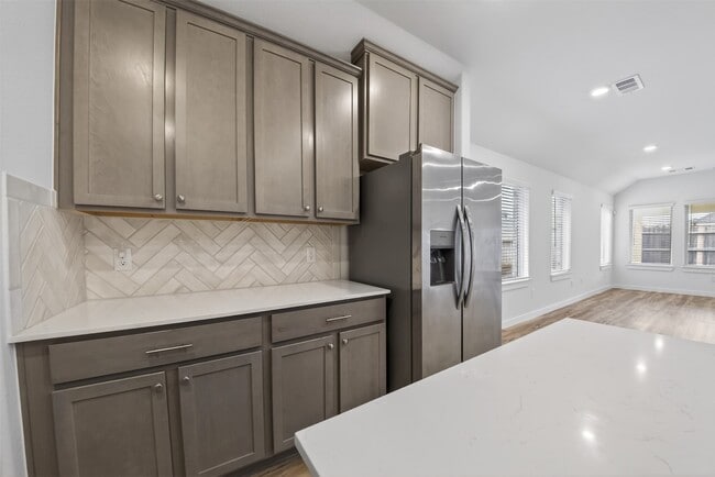 Building Photo - 17027 Lilac Paxton Ln