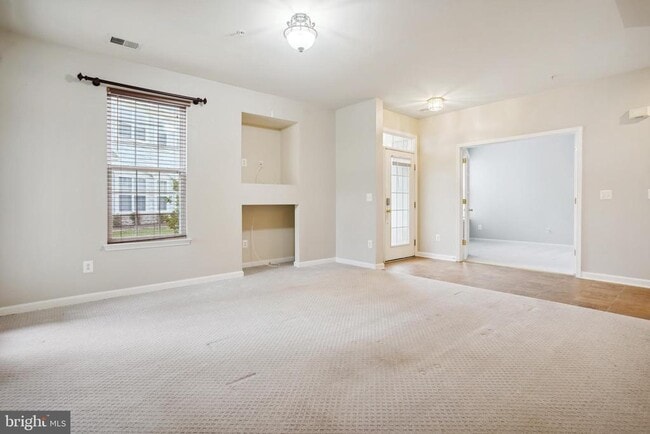 Building Photo - 13930 Greendale Dr