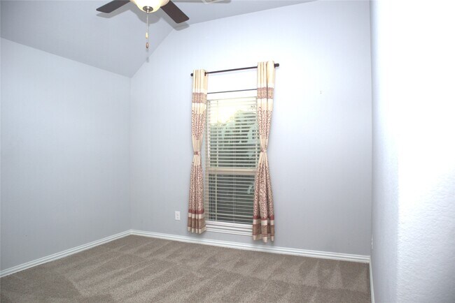 Building Photo - 4553 New Country Dr