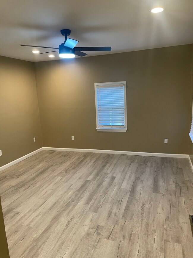 Livingroom - 1053 Clinton Ave S