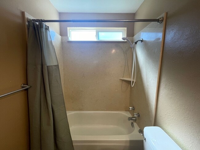 Building Photo - 3233 Nightingale Dr