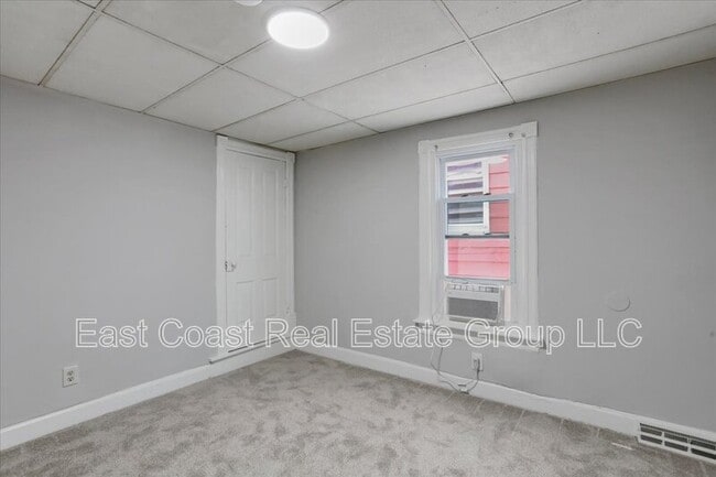 Building Photo - 805 S Potomac St