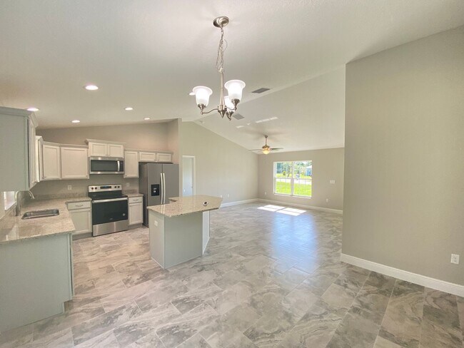 Building Photo - Desirable SW Ocala Neighborhood 4/2/2 *WON...