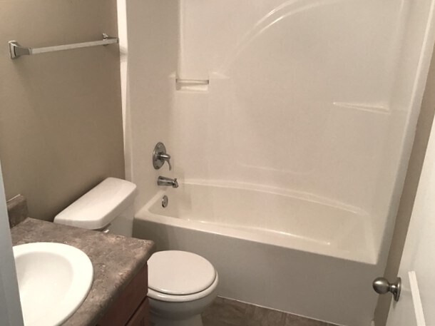 Building Photo - 8194 Oriole Point Dr