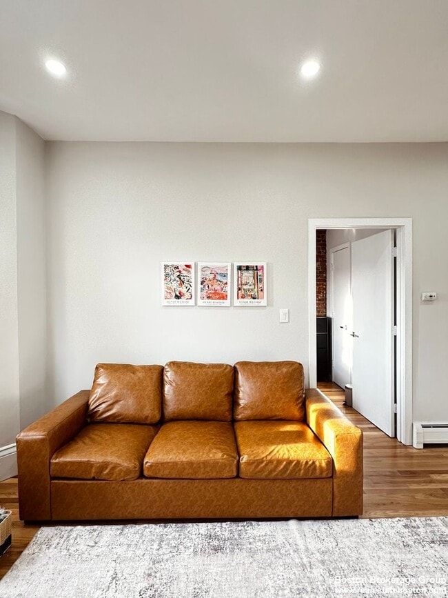 Building Photo - Amazing one bed in the South End... DON'T MISS OUT!!!