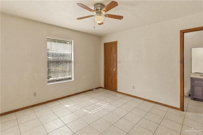 Building Photo - 17 Jessica Jane Ave