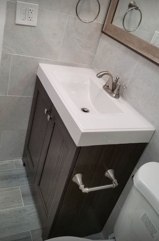 Building Photo - 5455 N Sheridan Rd