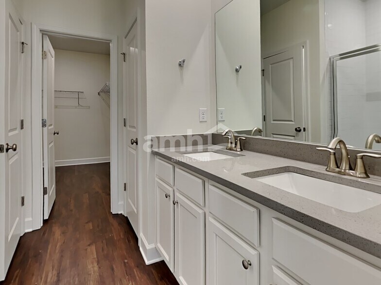 Building Photo - 12331 Paperbark Pl