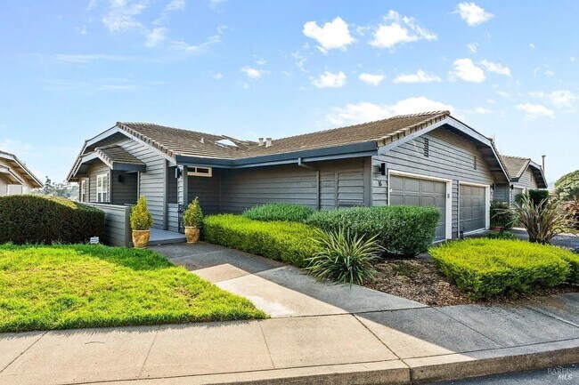 Building Photo - 66 Heritage Dr