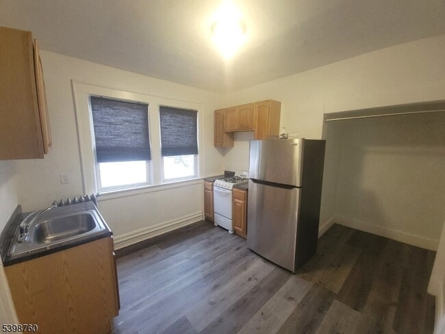 Building Photo - 68 Huntington Terrace