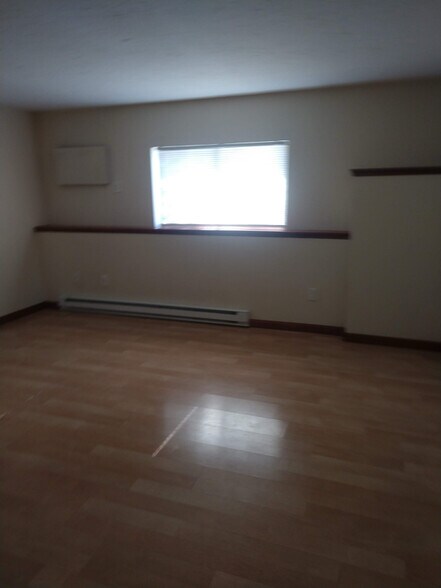 Building Photo - 17 Farrar Ave
