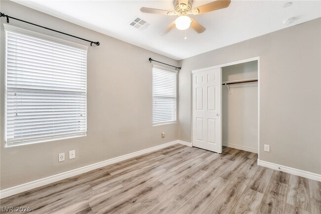 Building Photo - 900 Lotus Falls St