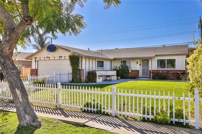 Building Photo - 15061 Drake Ln