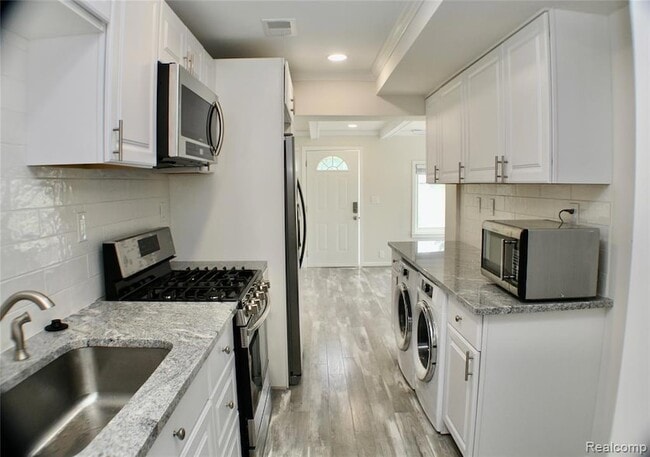 Building Photo - 48677 Sugarbush Rd