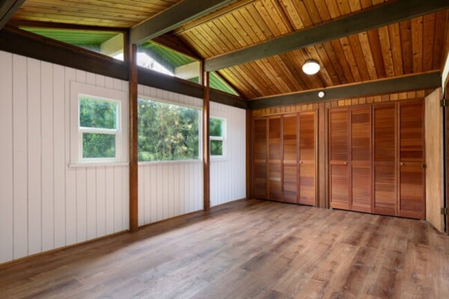 Building Photo - 64-660 Puu Olu Place