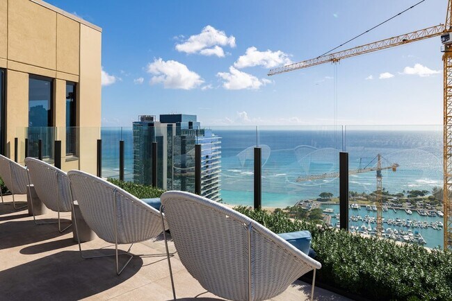 Building Photo - 2505