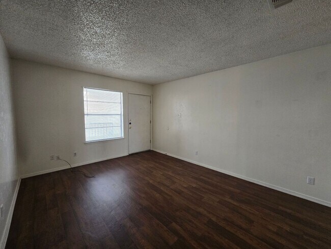 Building Photo - 1309 Quail Cir