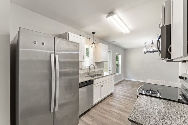 Building Photo - Charming 3-Bedroom Home in Millstone Subdi...