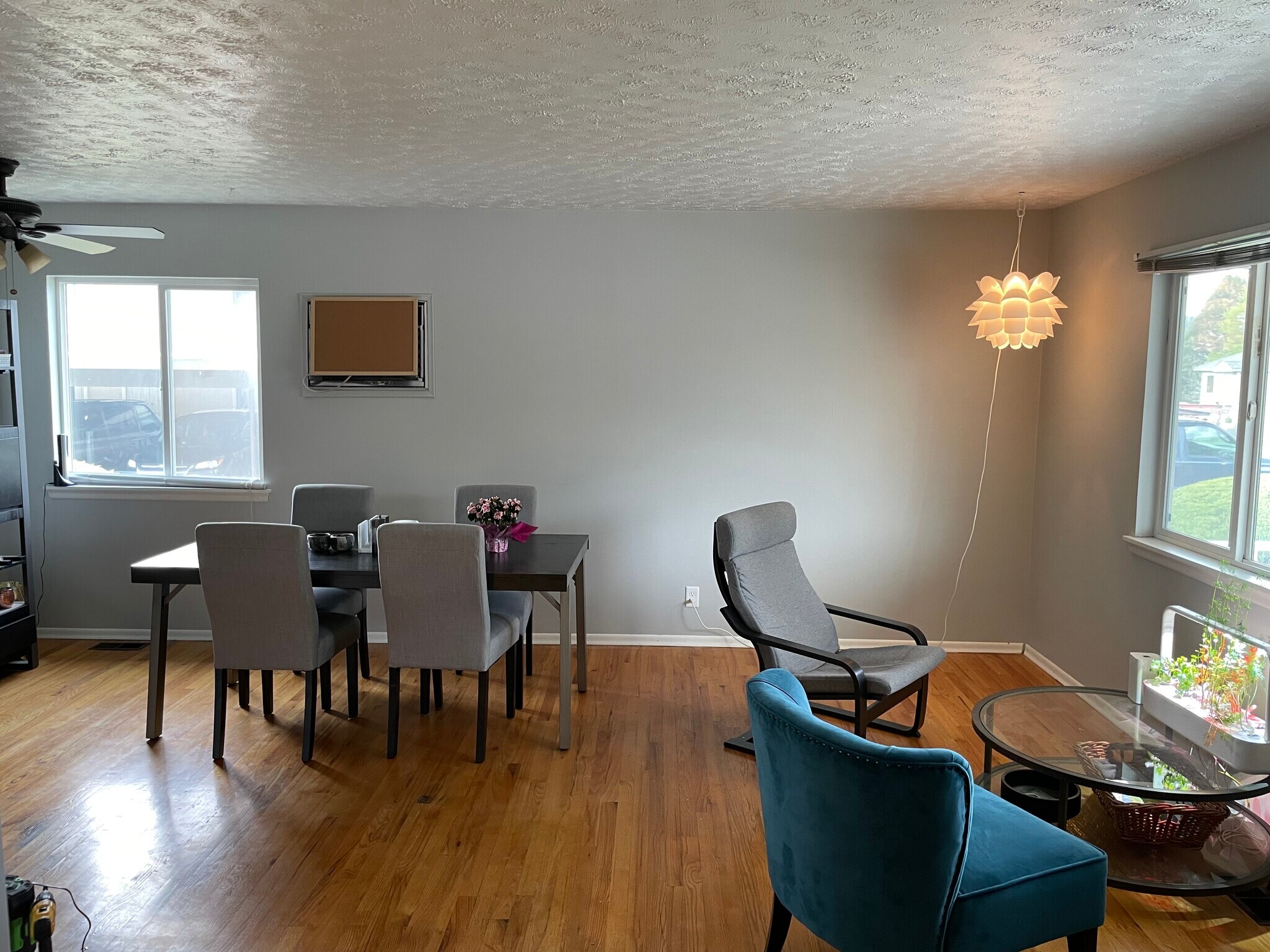 Upstairs Living Room 6 - 3011 N Stout Rd