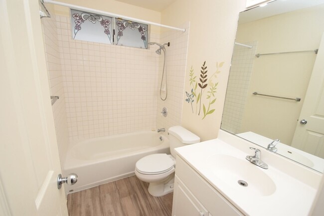 Building Photo - 113A28 - 98-2009 Kaahumanu Street, Apt. F