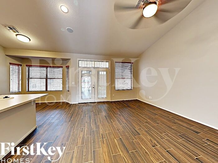 Building Photo - 8626 W Aster Dr