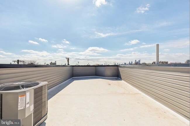Building Photo - 415 W York St