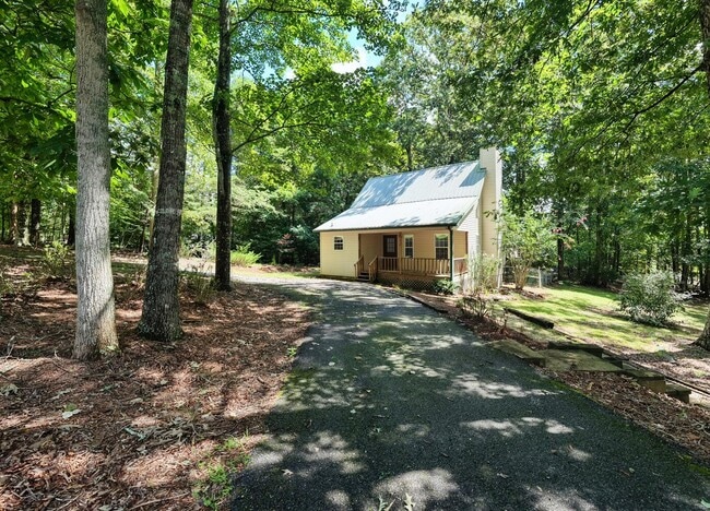 Building Photo - 2092 Wood Lake Ln