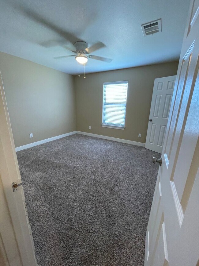 Building Photo - 105 Homonu Ct